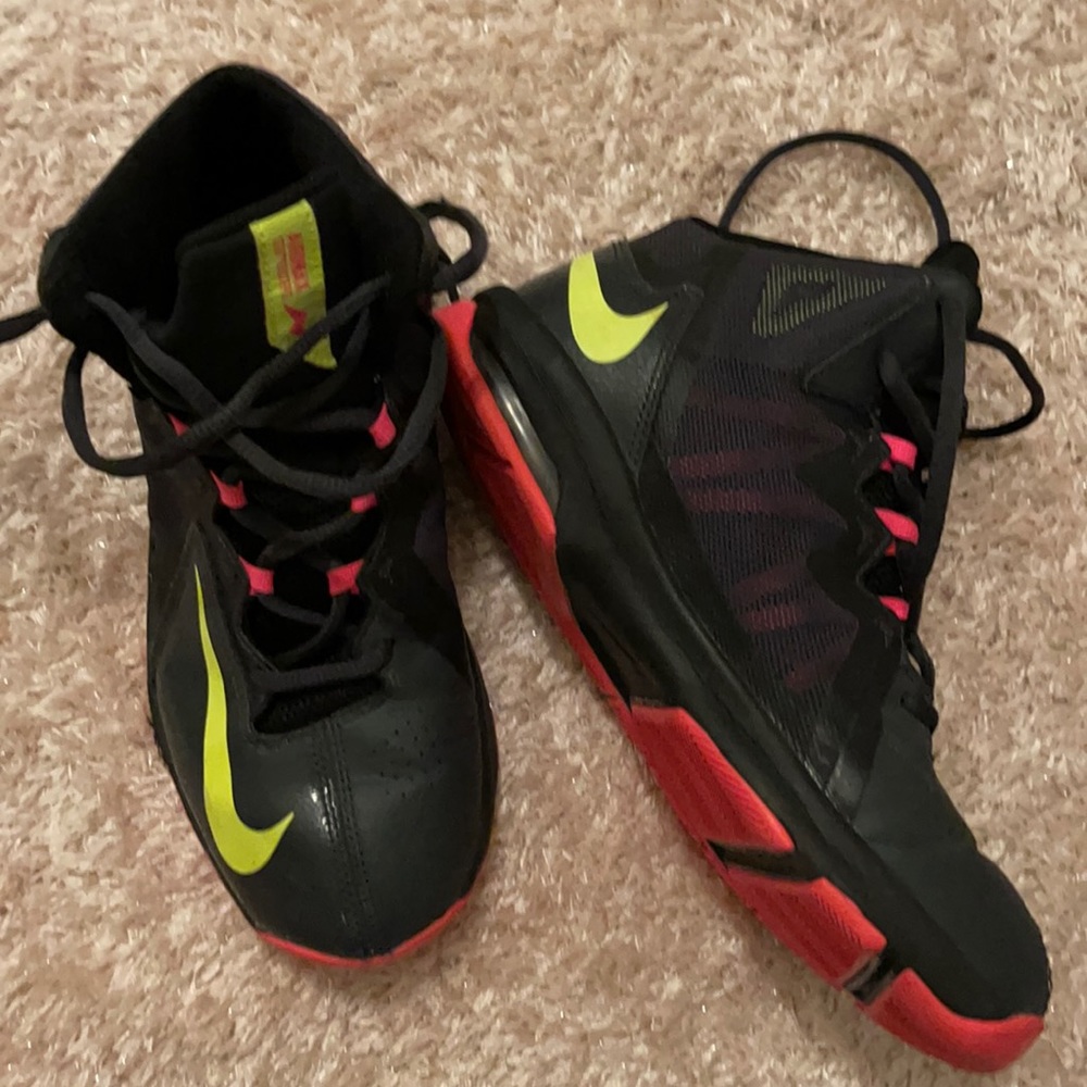 Nike hightops basketball Airmax stutter step
